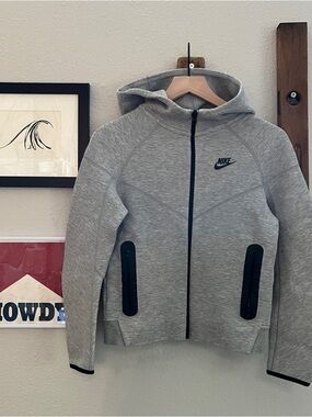 $105 Nike Sportswear Tech Fleece Zip Up Hoodie Jacket Size Medium Boys
